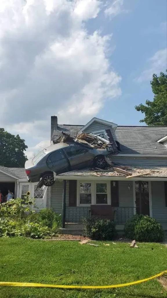 Car Flies into the Air and Gets Stuck on the Second Floor of an American Home