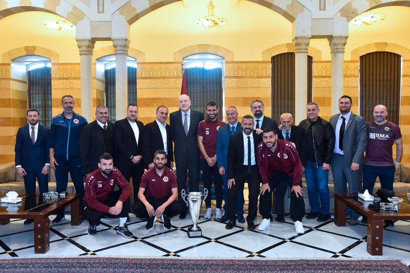 Al-Najma Club with the Lebanon Cup at the Serail