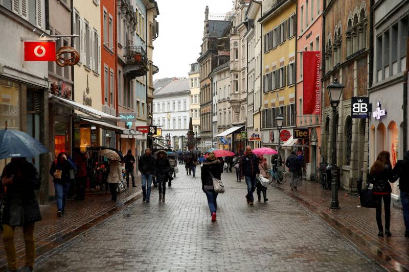 German Economy Records Slight Contraction