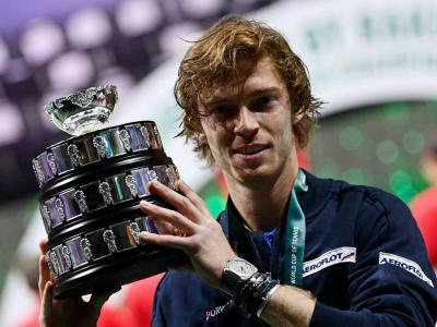 Rublev Leads Russians' Return to Wimbledon with Easy Win