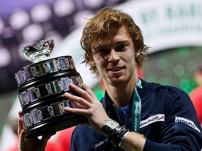 Rublev Leads Russians' Return to Wimbledon with Easy Win