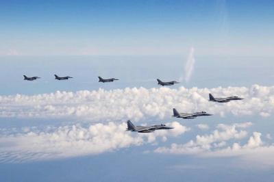 Russian Ships Enter the Philippine Sea and Tactical Exercises Over the Baltic
