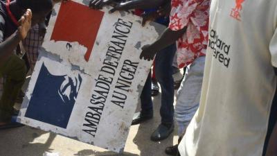 Paris Demands Release of French Official in Niger