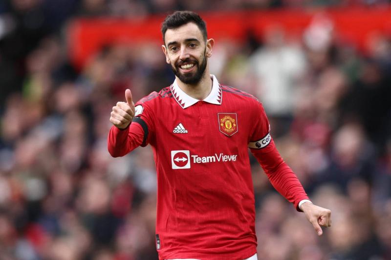 Fernandes Leads United to Last-Minute Victory Over Fulham