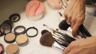 Shocking Study: Makeup Brushes Dirtier than Toilet Seats