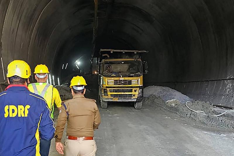 Indian Workers Still Trapped in Collapsed Tunnel as Rescuers Struggle with Rock Obstacles