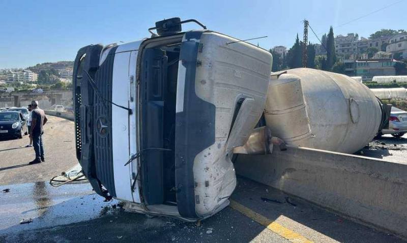 Concrete Mixer Truck Accident on Al-Rmeileh Highway Due to a Hole