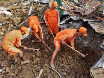 Title: India Stops Search for Survivors of Landslide