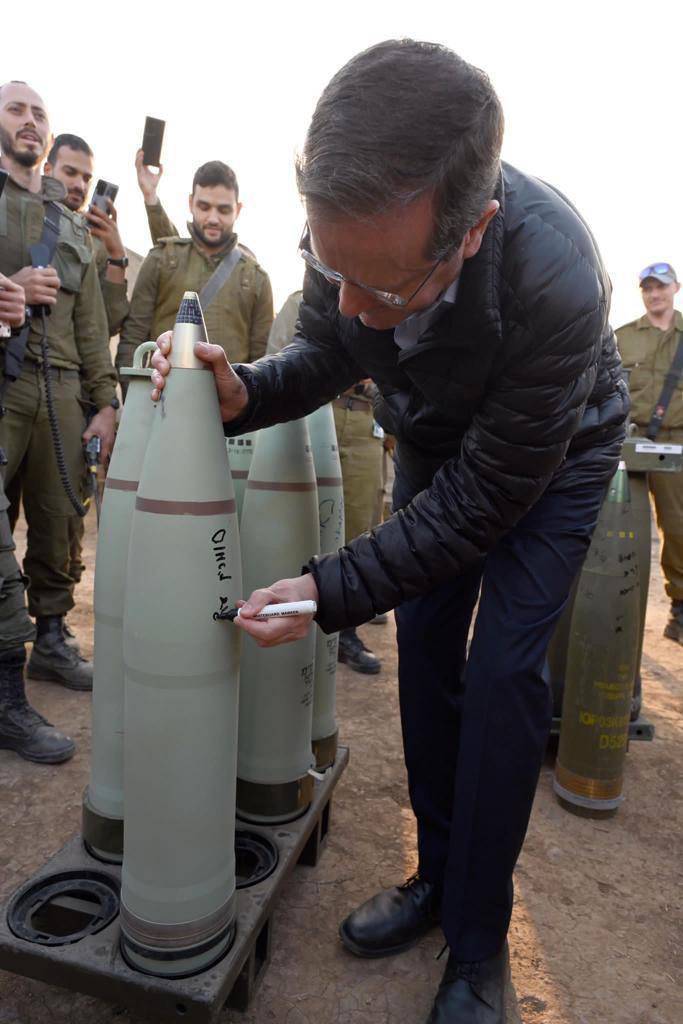 Israeli President Writes on a Missile: 