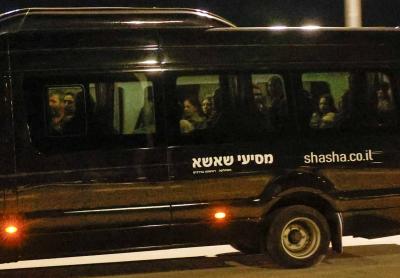 Red Cross Receives Israeli and Foreign Hostages from Hamas