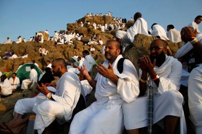 Pilgrims Perform the Greatest Pillar of Hajj and Arafat Sermon Calls for Unity