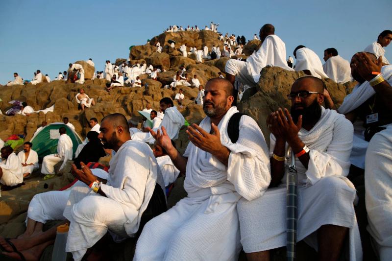 Pilgrims Perform the Greatest Pillar of Hajj and Arafat Sermon Calls for Unity