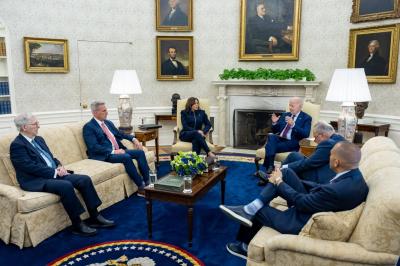 White House Warns of Economic Recession