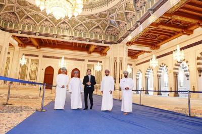 Minister Ziad Al-Makari Visits Sultan Qaboos University and Sultan Qaboos Grand Mosque