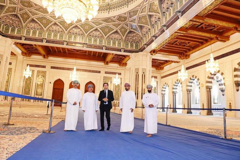 Minister Ziad Al-Makari Visits Sultan Qaboos University and Sultan Qaboos Grand Mosque