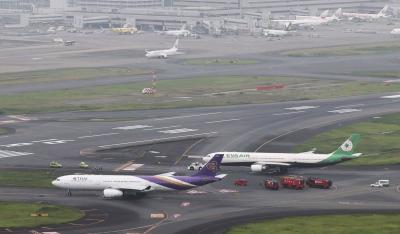 Video: Collision Between Two Airplanes at Japanese Airport