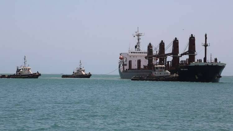 Title: Armed Individuals Approach Vessels in Bab el-Mandeb Strait