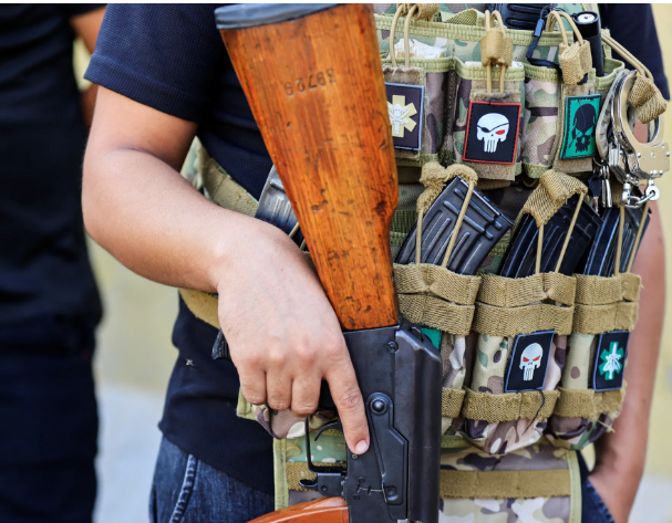 Baghdad Tackles Lawlessness by Purchasing Weapons from Iraqis