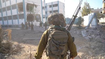 Israeli Forces Pursue Hamas Leaders in Gaza After Taking Control of Khan Younis
