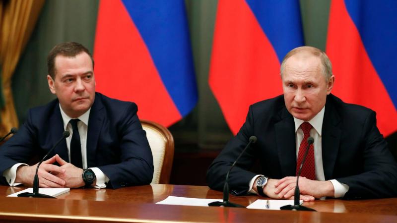 ميدفيديف: الروس المعترضون على الحرب 