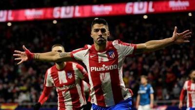 أتلتيكو مدريد يتقدم على برشلونة قبل 