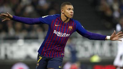 برشلونة يدخل سباق التعاقد مع مبابي