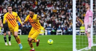 برشلونة يذل ريال مدريد في عقر داره ويفوز 4-0