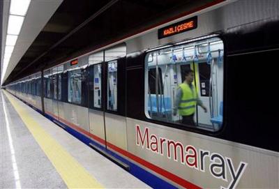 Excidentally... Excavator Breaches Metro Tunnel in Istanbul (Video)