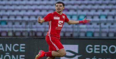 Burnley Signs Swiss Forward Almandouni