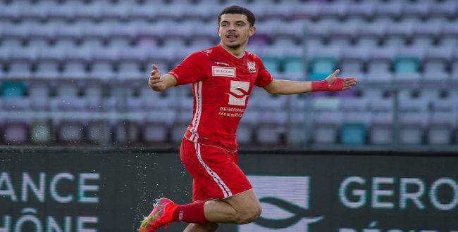 Burnley Signs Swiss Forward Almandouni