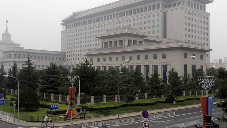 Chinese Military Delegation Visits Britain and France