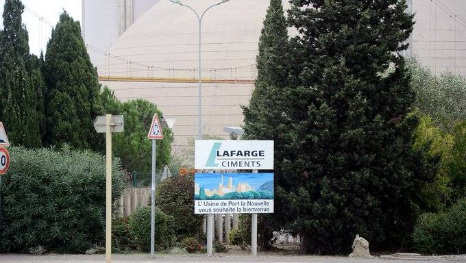 French Court: 