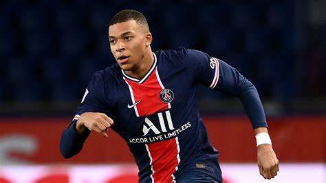 Mbappé Sparks Controversy Over Potential Free Transfer to Real Madrid