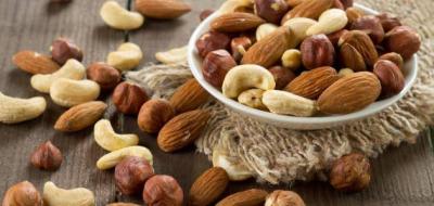 Nuts or Eggs: Which is Better for Breakfast?