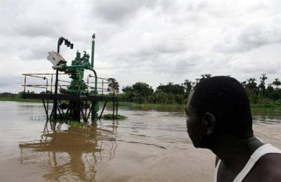 Title: Oil Leak from Shell Pipeline in the Niger Delta