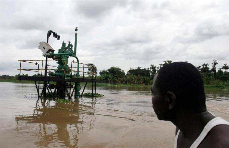 Title: Oil Leak from Shell Pipeline in the Niger Delta