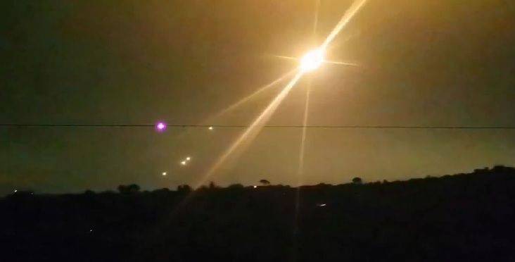Title: Shells and Illuminating Bombs... The Night Scene in the South
