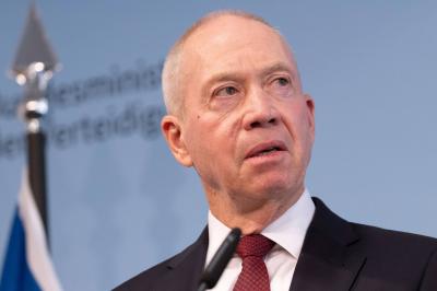 Israeli Defense Minister Threatens Lebanon: Finger on the Trigger!
