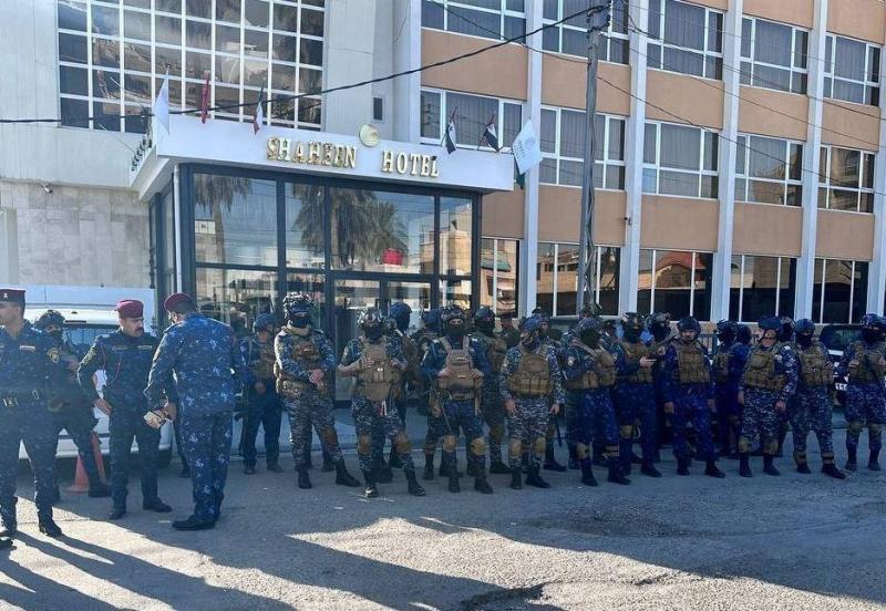 Video - Protesters Besiege Hotel Where Fajr Al-Saeed is Staying