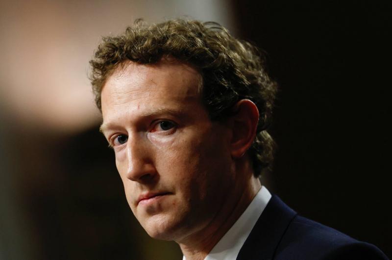 Zuckerberg Apologizes to Families of Facebook Victims: 