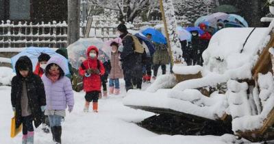 Video: Snowstorm Hits Japan