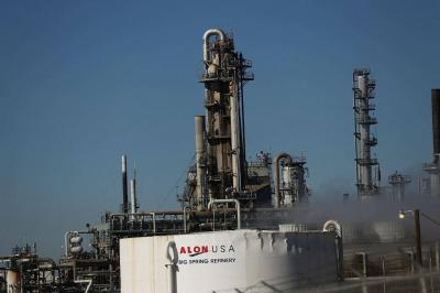 Title: U.S. Seeks to Purchase Oil Barrels for Strategic Reserves
