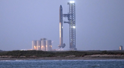 SpaceX Delays First Orbital Flight