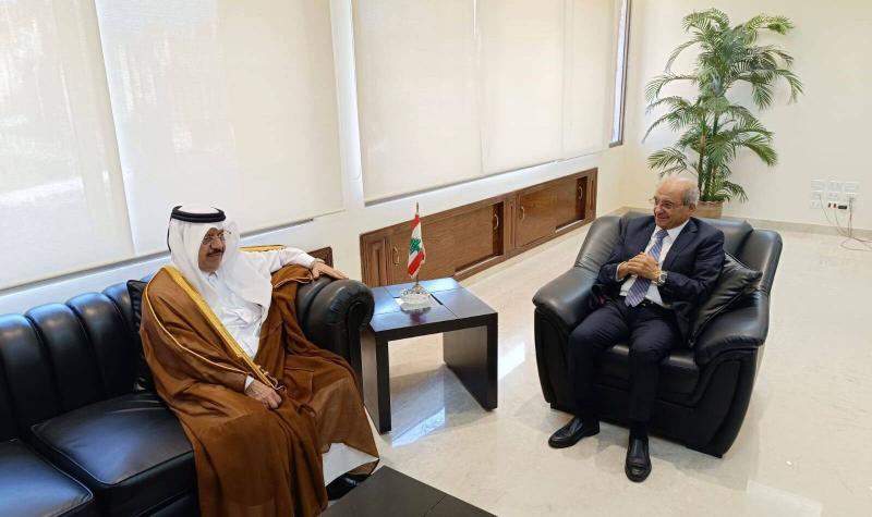 Klass Receives Ambassador of Qatar in Farewell Visit