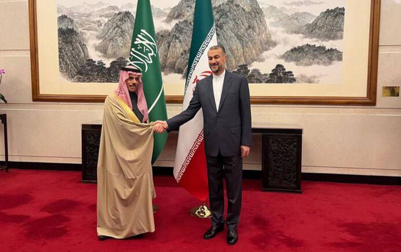 Faisal bin Farhan and Abdullahian Discuss Gaza Situation Over Phone