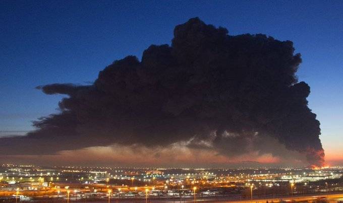 Huge Fire in Warehouse in St. Petersburg