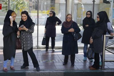Iran Threatens to Pursue Unveiled Women; Raisi: Hijab is Law!