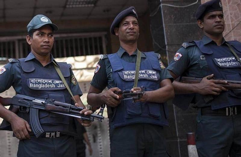 Woman Killed in Clash Between Garment Workers and Police in Bangladesh Over Wages