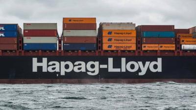 "Hapag-Lloyd" to Avoid Shipping Through Suez Canal Until January 9