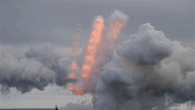 Explosion in Hodeidah, Yemen, with Two Houthi Missiles Fired Towards the Red Sea